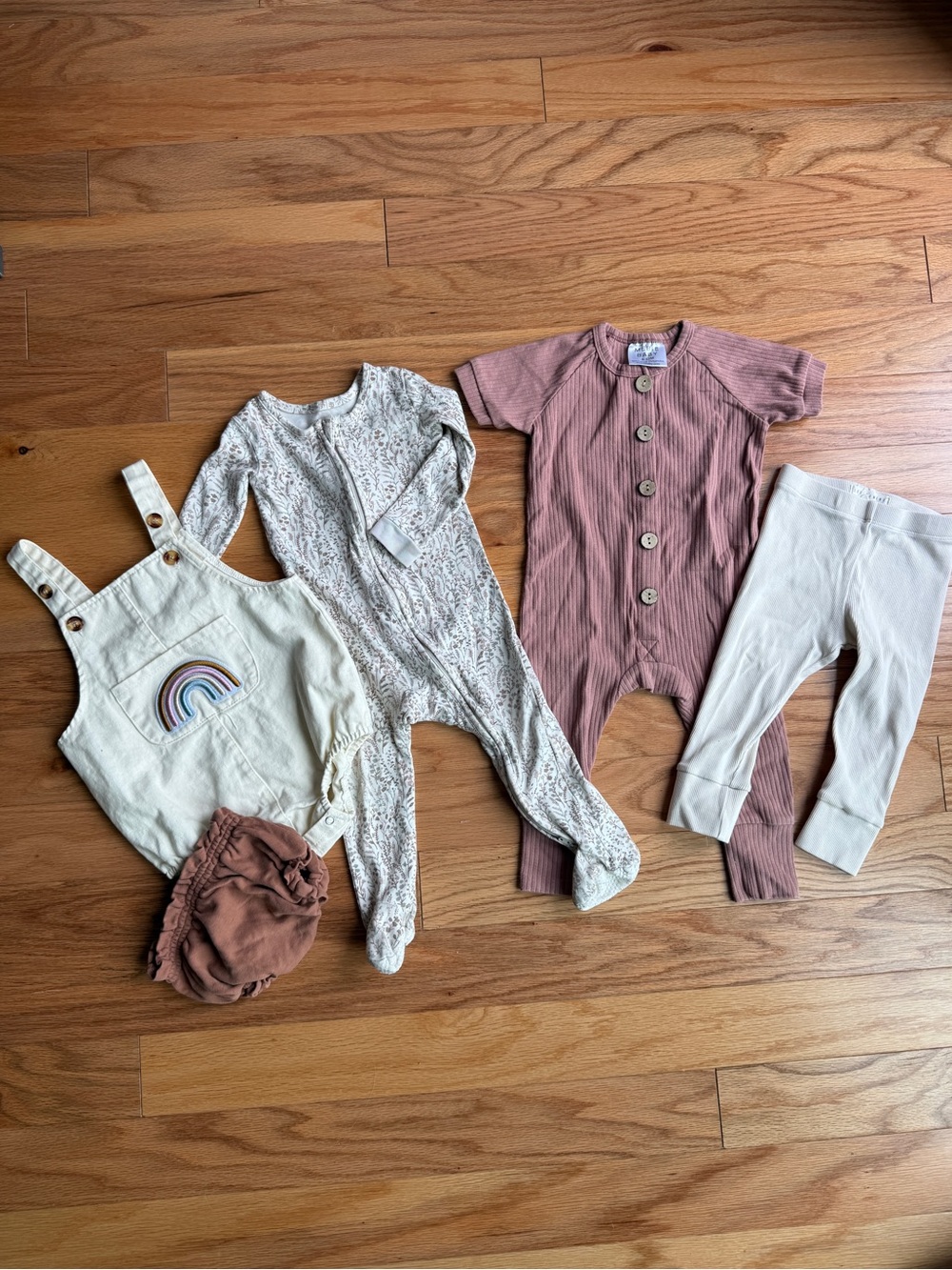 6-12m baby girl Bundle- Mebie baby, colored organics, Quincy Mae, Les gamins